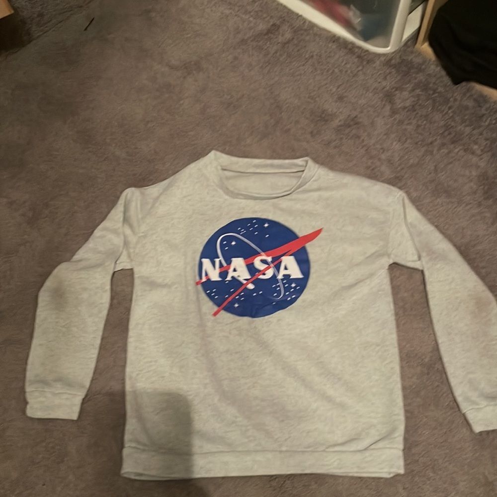 COPY - Cool beautiful nasa crew neck hoodie size small